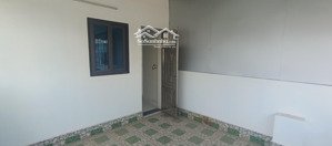 bán nhanh nhà đại cát 56m2- giá 5,5 tỷ- ô tô đỗ- trường học vây quanh- lô góc- cạnh hồ sen