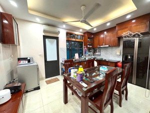 nhà đẹp mễ trì 5 tầng- dân xây- ngõ thông - ô tô đỗ cửa giá cực tốt! chỉ hơn 7tỷ