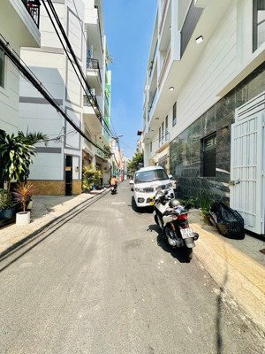 bình thạnh_ ngay gần bv gia định hẻm xe tải vị trí kinh doanh _ nhà 4 tầng _ nhỉnh 8 tỷ