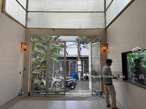 bán 121.7m2 đất tặng nhà mới, mua vào ở ngay mt đường nhựa lớn 5m gần bờ bao sông sg thoáng mát