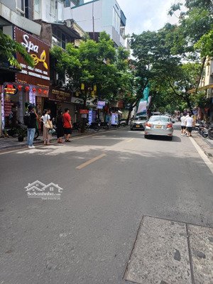 bán đất tặng nhà 300m2, phố tây sơn, xây tòa nhà văn phòng quá đẹp, dân trí cao, 200tr/m2