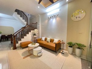 bán nhà 40m- 5 tầng tân triều- triều khúc- vị trí cực đẹp- ngõ thông- kinh doanh- 100m ra oto