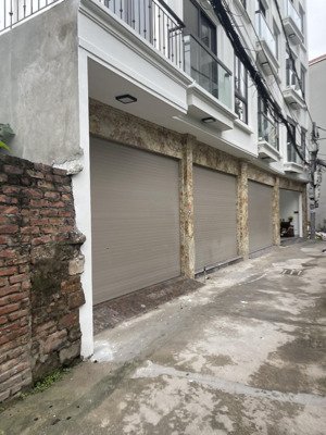 trung tâm ô tô vào nhà thang máy gần trường gần chợ ở sướng mặt tiền khủng