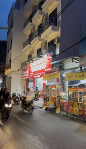 nhà mặt đường cổ nhuế 94m2, 3,5 tầng mặt tiền 5,2 m kinh doanh sầm uất