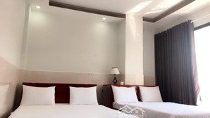 bán khách sạn đường hoàng hoa thám dt49.5m ngang 5.5m vị trí siêu đẹp giá 19 tỷ