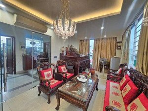 tòa chung cư mini ngõ 68 quận ủy cầu giấy - 95m - 7 tầng thang máy - mặt tiền 9,5m - 17 phòng kín