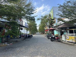 mặt tiền kinh doanh thông thẳng vào chợ - hướng đông nam - giá chỉ 1tỷ750