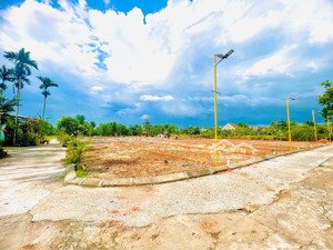 bán lô góc 2 mặt tiền ngay kdc solara thịnh khương nằm trung tâm hoà vang giá chỉ 8xx / triệu