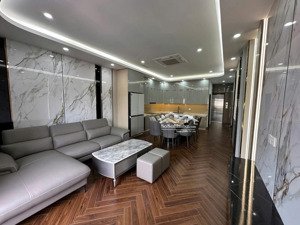 hiếm! 8 tỷ hơn, bán nhà tứ liên, tây hồ - ô tô gần - 40m2 - 5 tầng - thang máy - 2 thoáng - sổ a4.