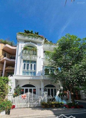 hiếm ! bán gấp biệt thự sân vườn ven sông đường số 30, an khánh,q2-178m2 (12x18) h 3 tầng gía 33 tỷ