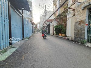 bán đất hẻm xe tải đường d5 p.25 bt(5 m x 20 m) giá: 18 tỷ tl