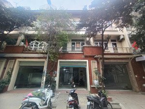 cho thuê nhà kđt làng việt kiều châu âu, hà đông. dt 80m2, 4 tầng, mt 5m ô tô đỗ cửa. giá 25tr/th