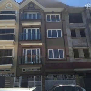 cho thuê nhà kđt mễ trì hạ, dt 150m2, 4 tầng, mt 10m, nhà đẹp, ở luôn, 65tr/tháng