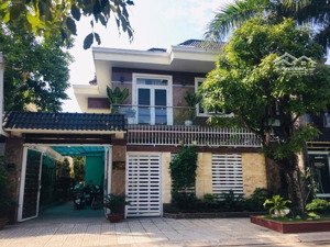 cho thuê nhà biệt thự mặt tiền phạm ngọc thảo, p. tây thạnh, q. tân phú. gần mũi tàu cộng hoà