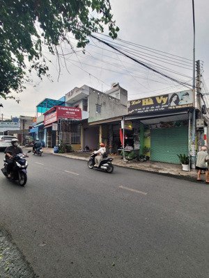 bán nhà cấp 4 góc 2mt mt đường cây da p. tân bình tp. dĩ an