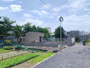 bán lô đất đẹp tặng nhà cấp 4 gần chợ vĩnh hải nha trang dt 119,5m2, gần biển, giá