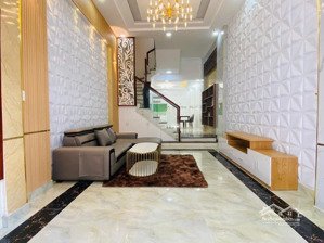 xuất cảnh bán gấp hxh hồng bàng, 48m2, 3 tầng btct, 3pn 3wc, tiện về q5, gần thuận kiều plaza