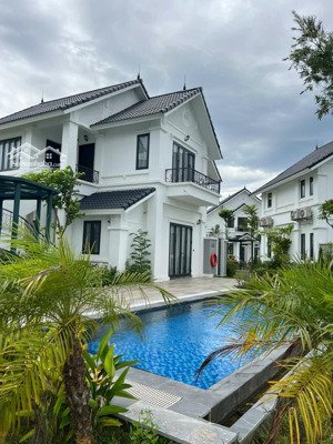 chính chủ bán biệt thự thanh liên mặt hồ sen, full nội thất, có sổ đỏ. gía tốt nhất vườn vua resort