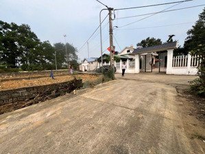 hàng hiếm. lô góc 2mt 120m2, 24 triệu/m2 cách đường 21a chỉ 300m,tt phú mãn, quốc oai, hà nội.