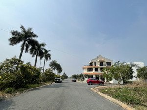 gia đình cần bán cặp nền kinh doanh thương mại làng sen h3-06,07 sát góc đường lớn 823b giá 1,54 tỷ