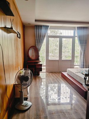 cho thuê nhà phố unitown, thủ dầu một, bình dương