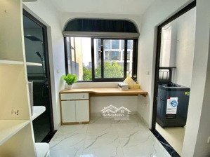 bán toà chdv vị trí đẹp đường giải phóng, 90m, 7 tầng 20 phòng, dòng tiền 120 triệu, pccc đầy đủ.