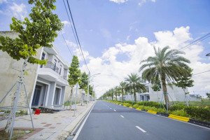 hàng hiếm tại quốc lộ 14, 2,8 tỷ, 130m2, 4pn, 4wc, 3 tầng, đồng xoài, bình phước