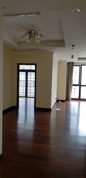 cho thuê căn hộ 3pn, 132m2 giá cực chất tại royal city, nguyễn trãi, thanh xuân, hà nội