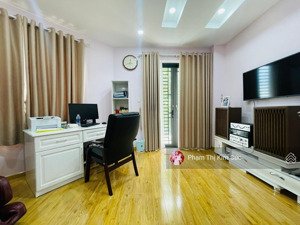 nhà phố góc 2 mặt tiền đường full nội thất đẹp 4pn - 5wc giá 40 triệu bao phí quản lý. nhà ở ngay