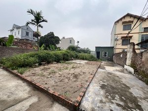 cần tiền bán nhanh lô góc hai mặt thoáng giá tốt tại trung tâm thôn lời, đặng xá, gia lâm