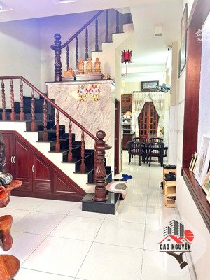 nhà lê văn quới 4x16 1 lầu sân thượng, có nội thất. lh 