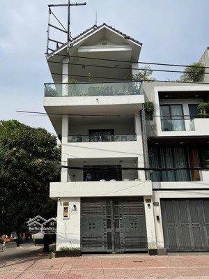 bán nhà căn góc hoàng hoa thám, p.7, bình thạnh 4.7x18m, 4 tầng mới giá chỉ 13.5 tỷ