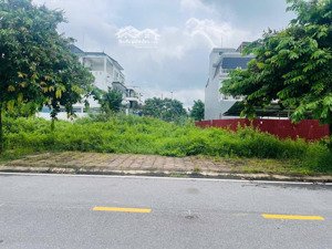 biệt thự đơn lập 20m tại kđt nam vĩnh yên. mặt tiền rộng băng 2 đường 33m. lh 