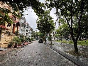 song lập mặt vườn hoa giữa trung tâm đô thị sài đồng sôi động -tiện ích - rất đáng sống.