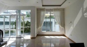 nhà tttp nha trang 5,7 tỷ - 2 pn - gần ga nha trang - cách biển 1km - sổ đỏ pháp lý chuẩn