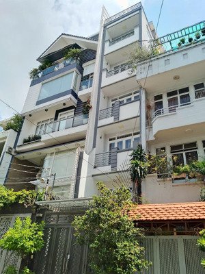 toà nhà văn phòng hẻm xe hơi đường 3 tháng 2 (7 tầng; 3,6mx17,5m). giá 13 tỷ