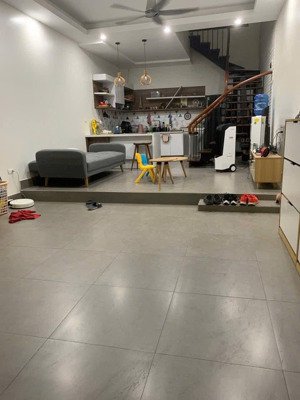 cho thuê nhà ngọc thụy ô tô vào nhà - full đồ - gần khai sơn trường việt pháp - điện tích rộng