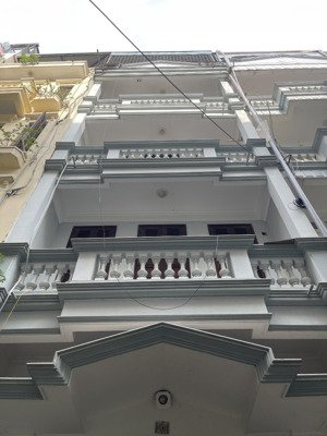 bán nhà phân lô pháo đài láng - đống đa 48m* 4,5t* mt 5m giá 15 tỷ ô tô đỗ cửa