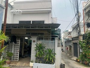 nhà góc 2 mặt hẻm ô tô nha trang cách biển 2km - 4,7 tỷ giá có thể đầu tư