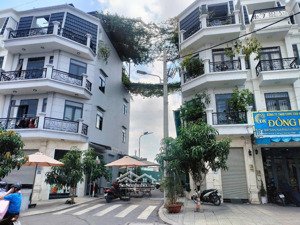 nhà bán khu compound mặt tiền 3 lầu dtsd gần 300m2 sát chợ bà hom cũ tỉnh lộ 10 kdc sầm uất