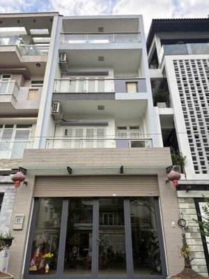 siêu phẩm mặt tiền tô hiến thành quận 10. ngang hơn 5m. giá chỉ 3x triệu (x mini)