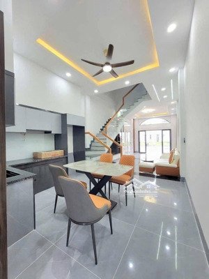 3,4tỷ bán nhà phố ngay trung tâm hành chính huyện bình chánh nhận nhà ở ngay, tặng full nội thất