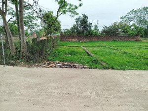 siêu phẩm đất đỗ động (thanh oai) đường rộng 5m hai ô tô tránh, chạy thông