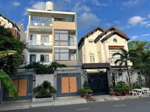 đầu tư! bán gấp nhà kiên cố mặt tiền bát nàn, q2, ngay trung tâm hành chính, dt: 9x16m, chỉ 26 tỷ