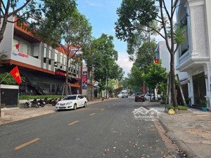 đất đường d_ kdc chánh nghĩa diện tích : 5x20 , thổ cư 100%
giá : 7 tỷ 5 tl