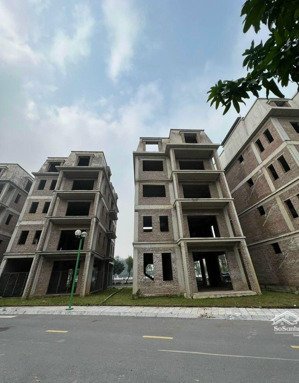 cần bán biệt thự lideco , dt 287m nhà đơn lập , mẫu mỡi , gần hồ điều hòa , giá 120tr/m