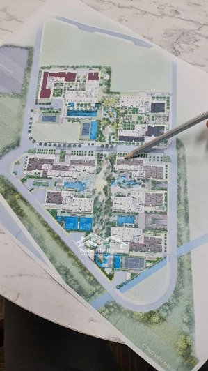 bán shop chân đế, lô góc lumi signature mặt đường nội khu. s=105,7m2. lh: 