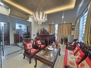 căn hộ ccmn cầu giấy 35 tỷ 97m oto đỗ cửa ,vừa ở kết hợp kd ,cho thuê