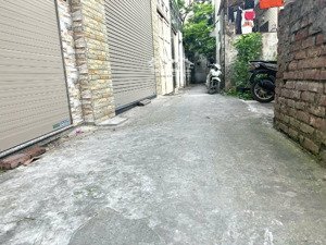 tôi chính chủ bán căn nhà trung tâm thanh trì tứ hiệp - lô góc thoáng sáng dt 60m giá 8,8 tỷ