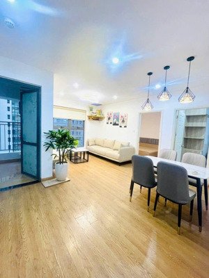 bán căn hộ 58m,2n,2vs tòa ct7 park view dương nội. đối diện đh phenika.sđcc.